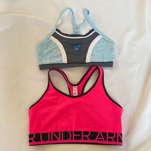 2 bundle for $17. Double layer sports bra. Under armor and Zoke. Size M.